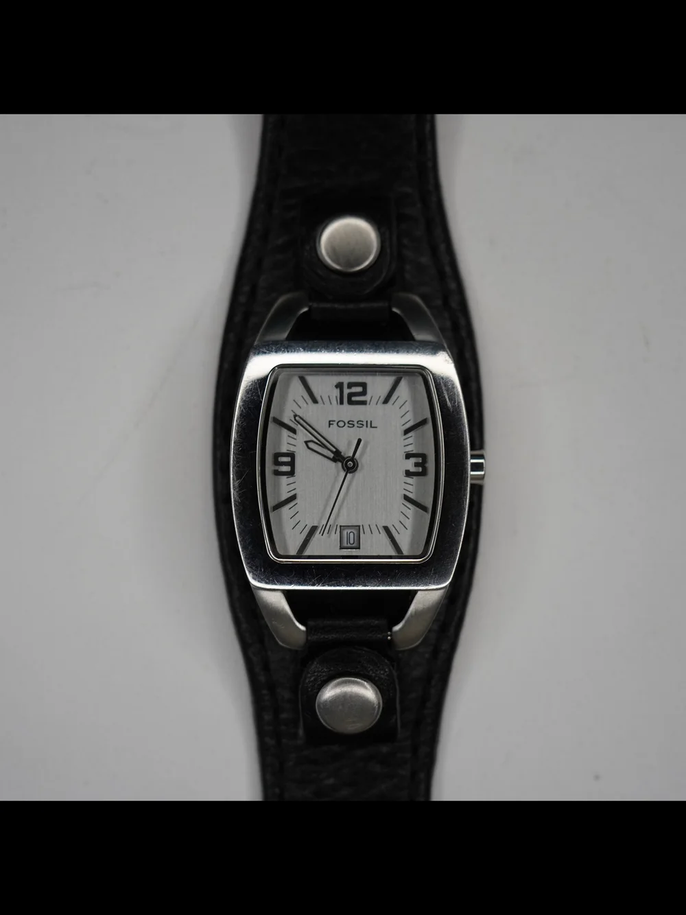 Fossil JR-8512 Silvertone Quartz Watch Silver Dial Black Leather Cuff Strap Date